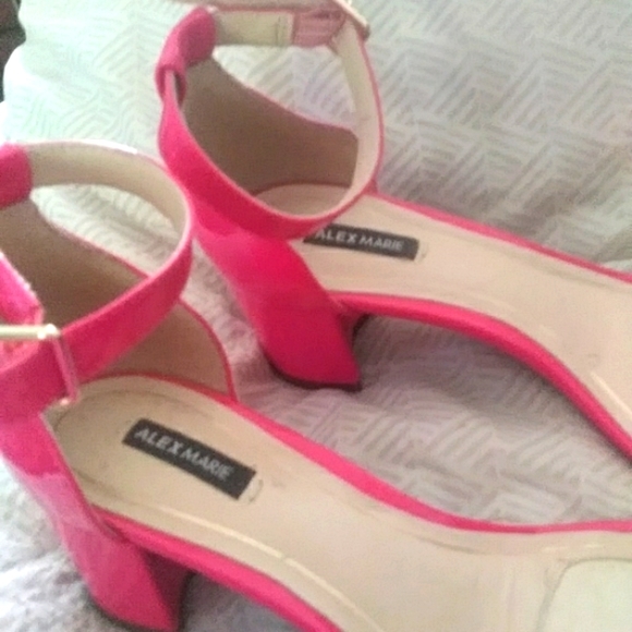 Heels - Picture 6 of 10